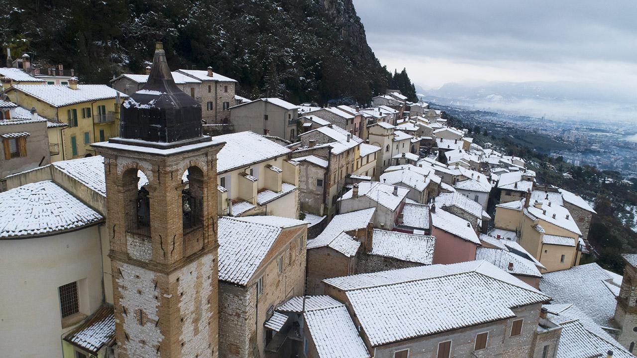 Il borgo di Cesi