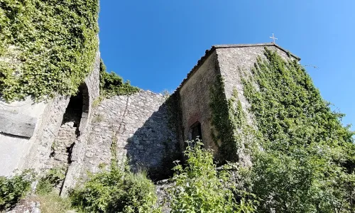 Tra borghi fantasma e rocche dimenticate della Valserra